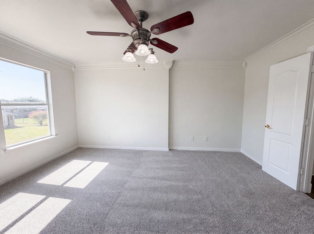 Photo 11 of 21 of 3940 Victory Ct, Midlothian, TX