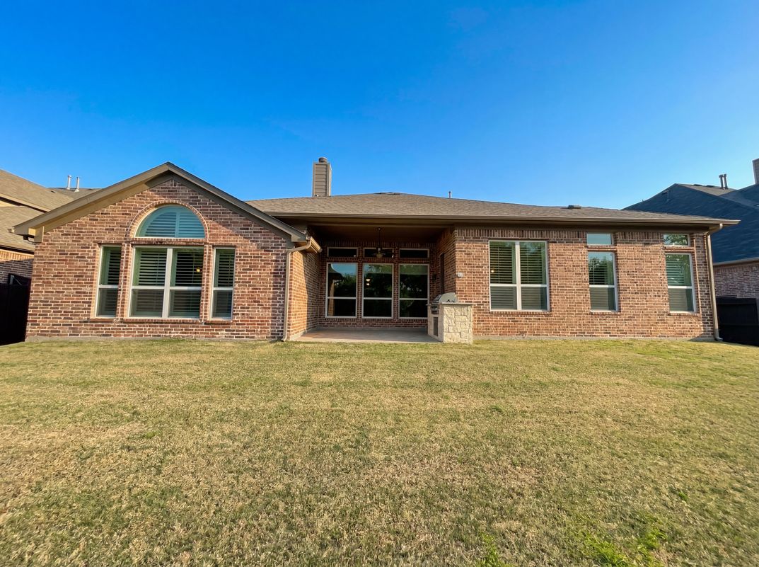 Photo 5 of 24 of 4157 Chantilly Ln, Frisco, TX