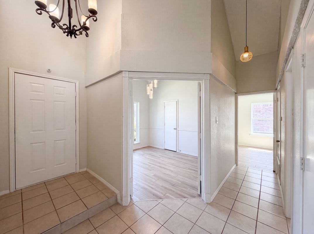 Photo 9 of 25 of 713 Lake Bluff Dr, Flower Mound, TX