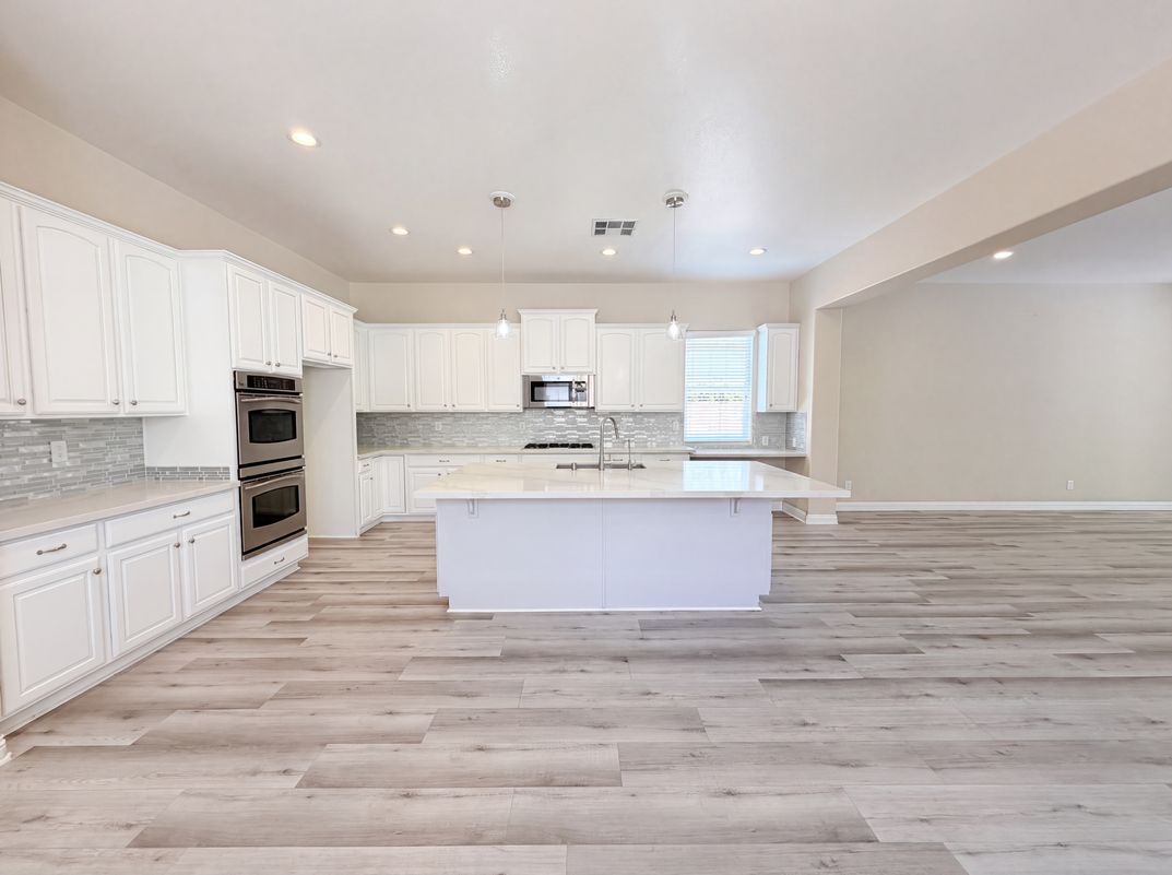 Photo 9 of 68 of 6892 April Wind Ave, Las Vegas, NV