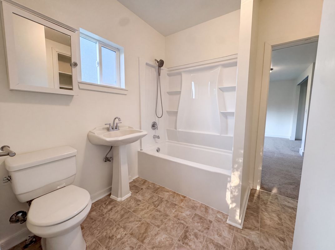 Photo 14 of 17 of 7507 Lower Ridge Rd, Everett, WA