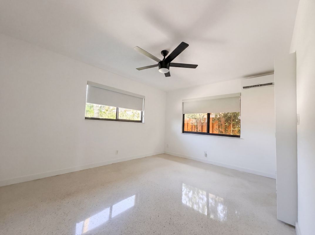Photo 9 of 17 of 1717 NE 20th Ave, Fort Lauderdale, FL