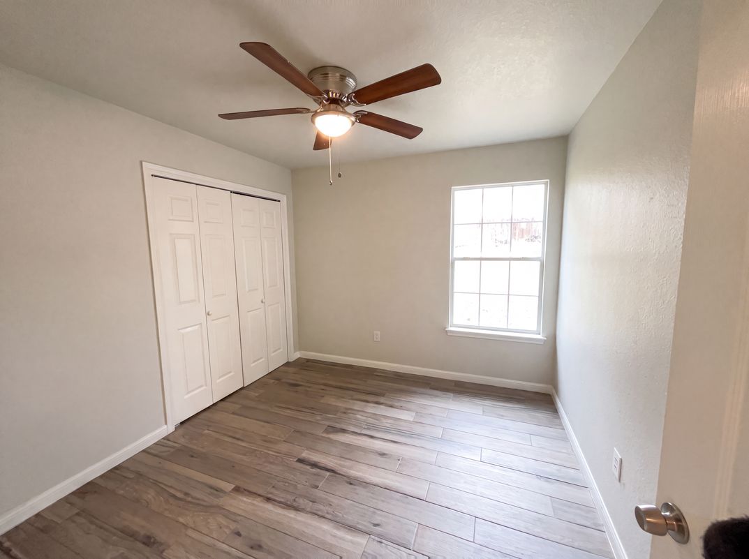 Photo 11 of 22 of 130 Log Cabin Way, Poteet, TX