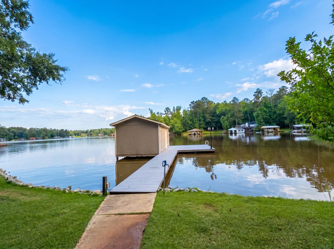 Photo 17 of 18 of 120 Bay Ct, Eatonton, GA