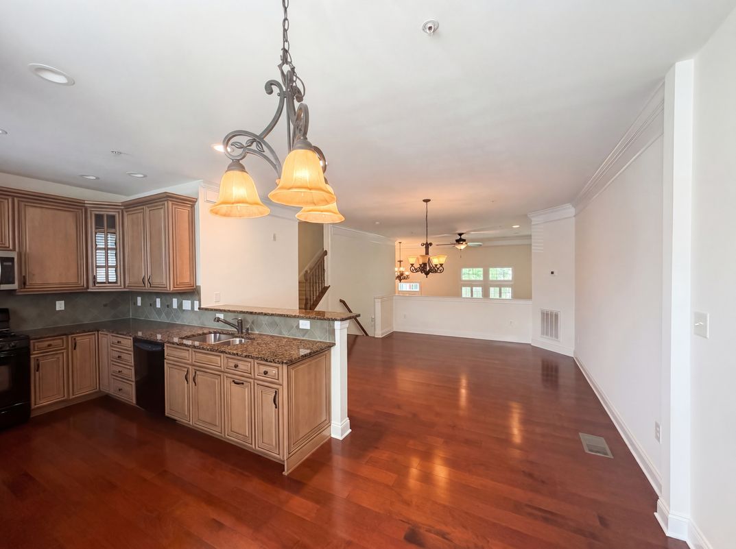 Photo 8 of 19 of 10321 Sablewood Dr, Raleigh, NC