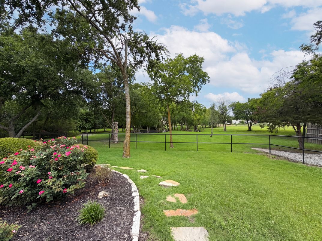 Photo 31 of 33 of 1908 Fairway Ln, Royse City, TX