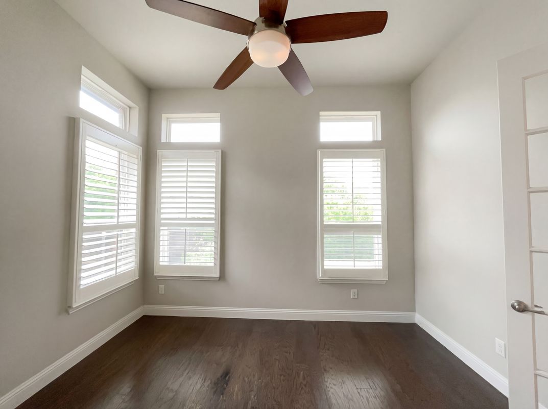 Photo 18 of 24 of 4157 Chantilly Ln, Frisco, TX