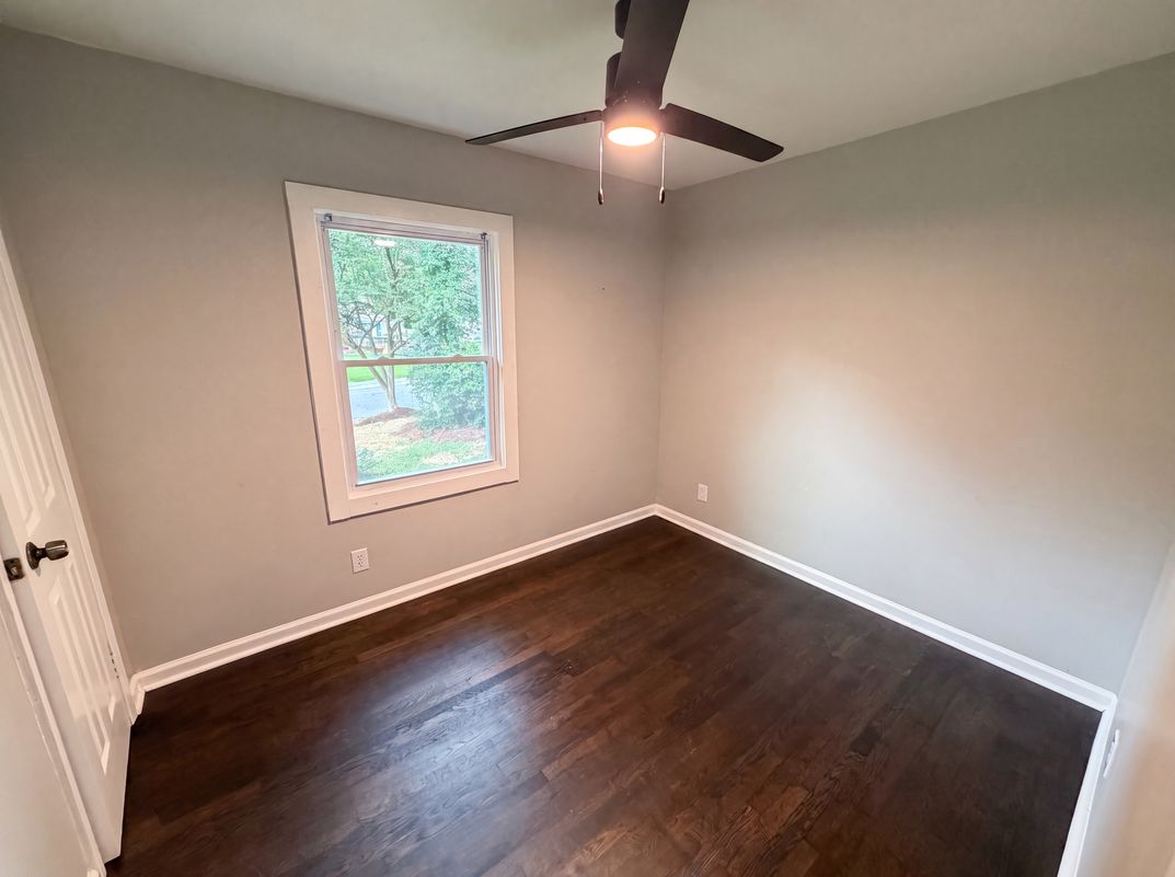 Photo 4 of 19 of 528 Kentbrook Dr, Charlotte, NC