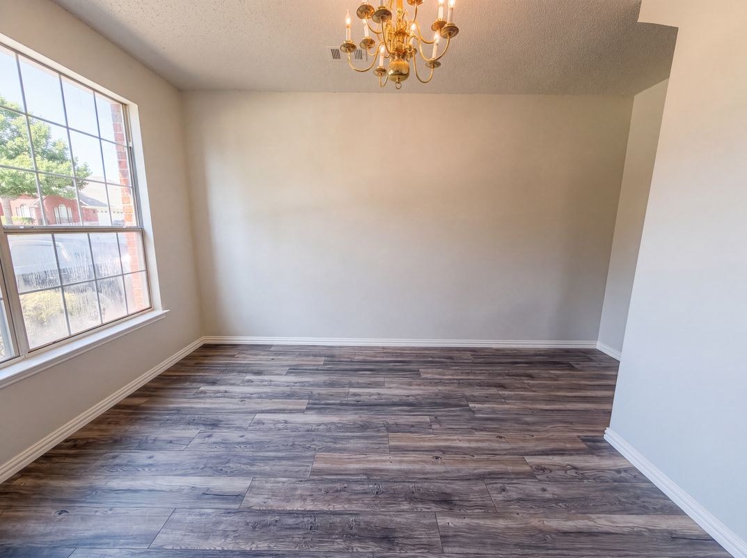 Photo 7 of 20 of 448 N Waterford Oaks Dr, Cedar Hill, TX