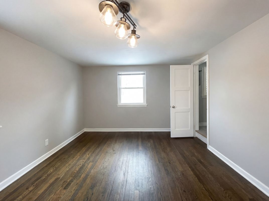 Photo 10 of 17 of 715 E 72nd Ter, Kansas City, MO