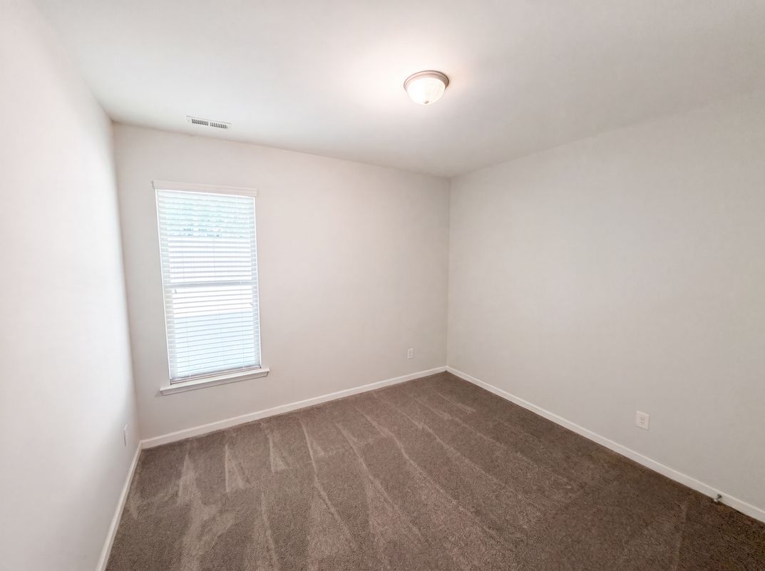 Photo 9 of 23 of 2471 Quincy Loop, Fairburn, GA