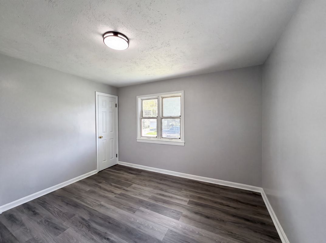 Photo 11 of 18 of 7425 Martin St, Cincinnati, OH