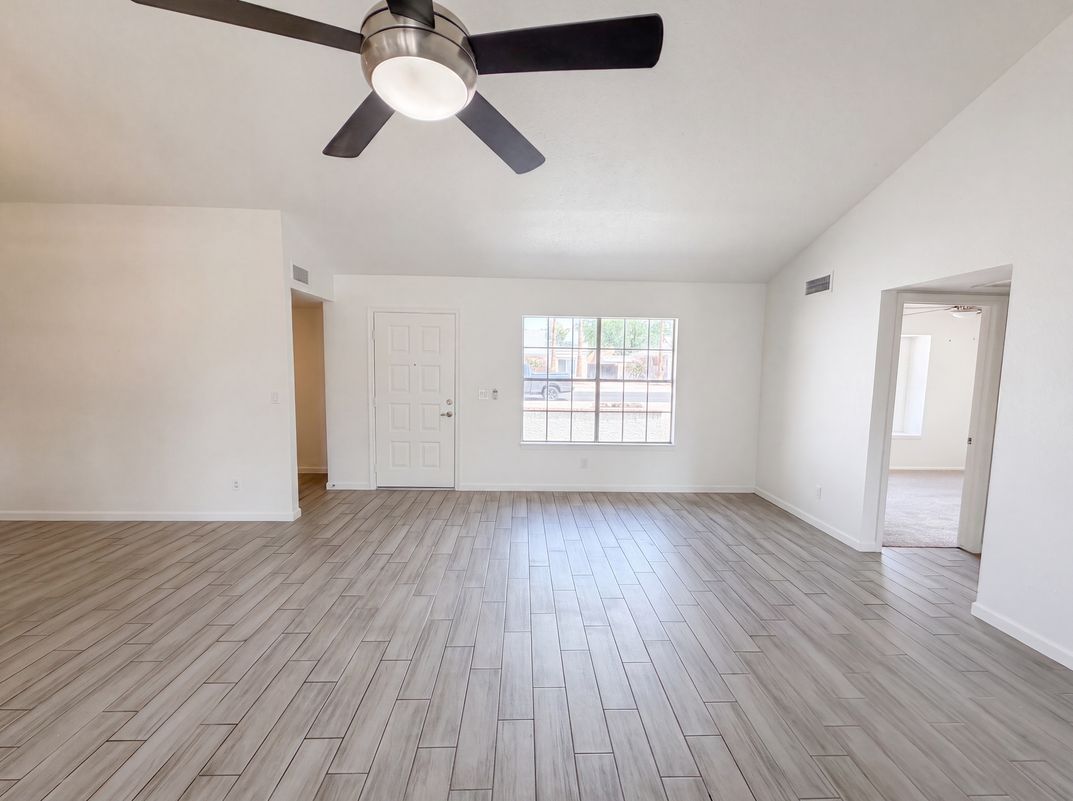 Photo 11 of 22 of 6915 W Cherry Hills Dr, Peoria, AZ
