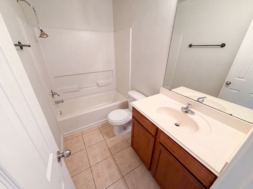 Photo 11 of 19 of 907 Amaryllis Rd, Baytown, TX
