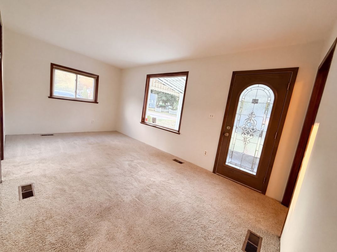 Photo 6 of 16 of 35115 University St, Westland, MI