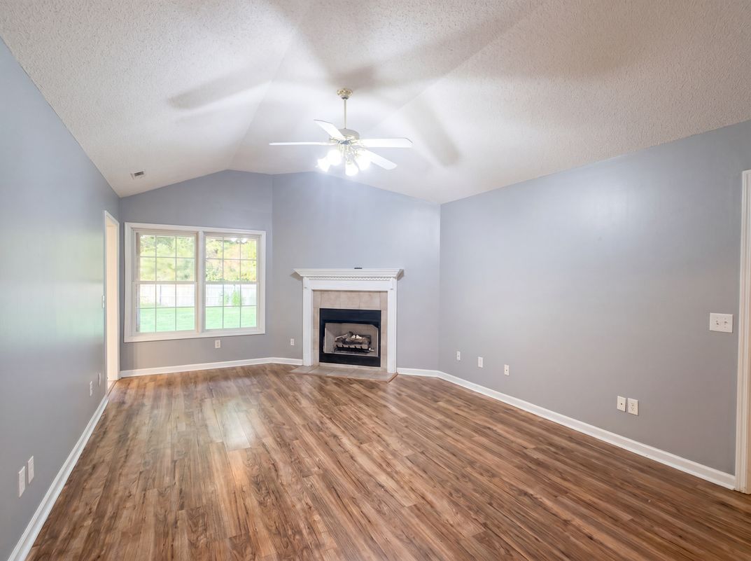 Photo 9 of 19 of 223 Williston Dr, Huntsville, AL