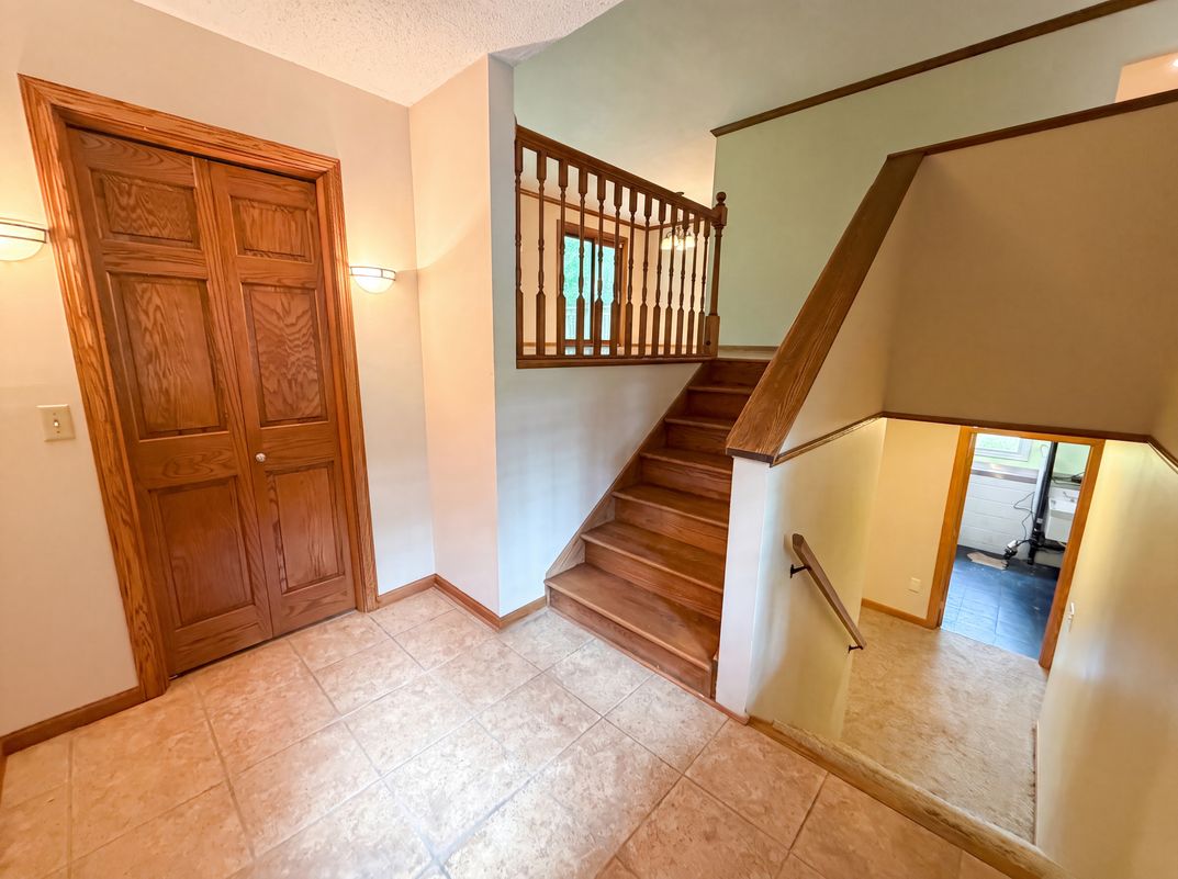Photo 11 of 27 of 5243 Latta St, Saint Paul, MN