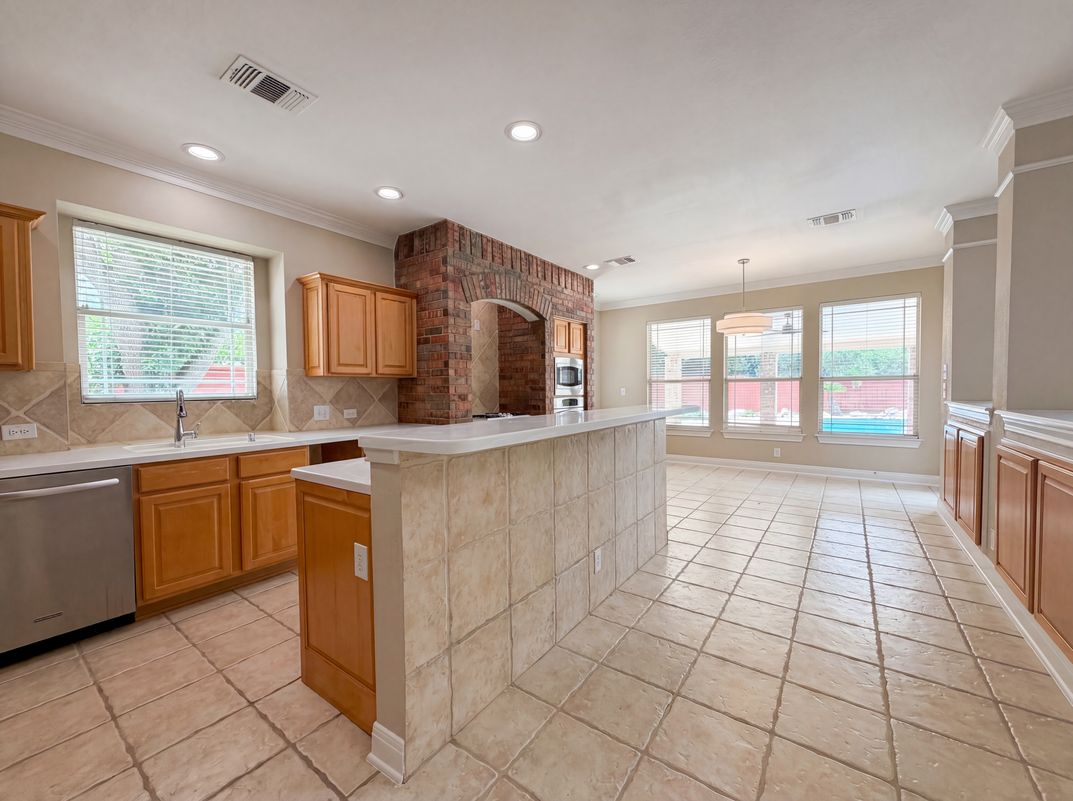 Photo 7 of 23 of 13419 Star Heights Dr, San Antonio, TX