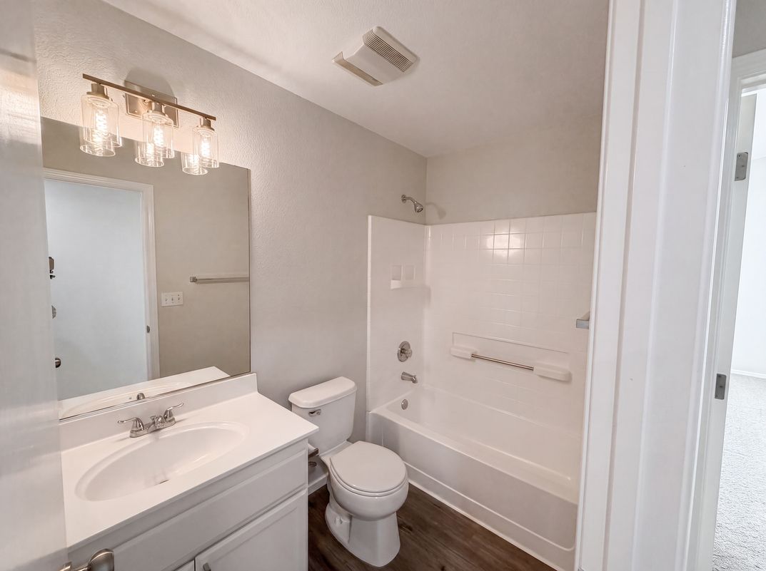 Photo 18 of 45 of 1570 Arcola Ave, Sacramento, CA