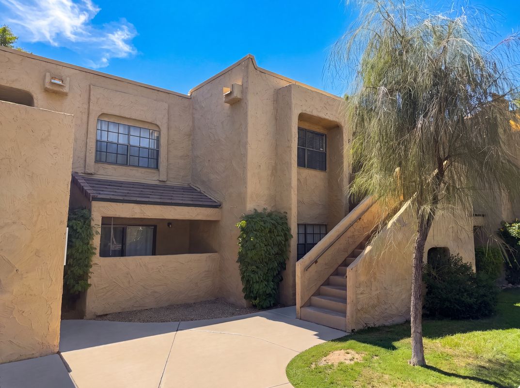 Property photo 1 of 5300 E Waverly Dr Apt H6