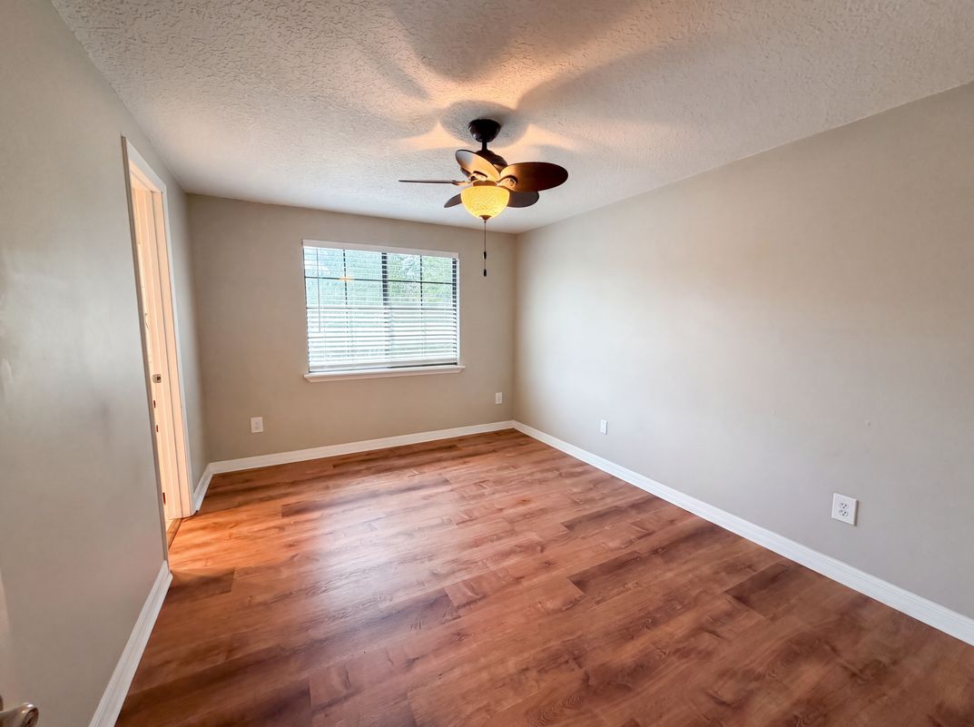 Photo 13 of 26 of 8382 Chason Rd W, Jacksonville, FL