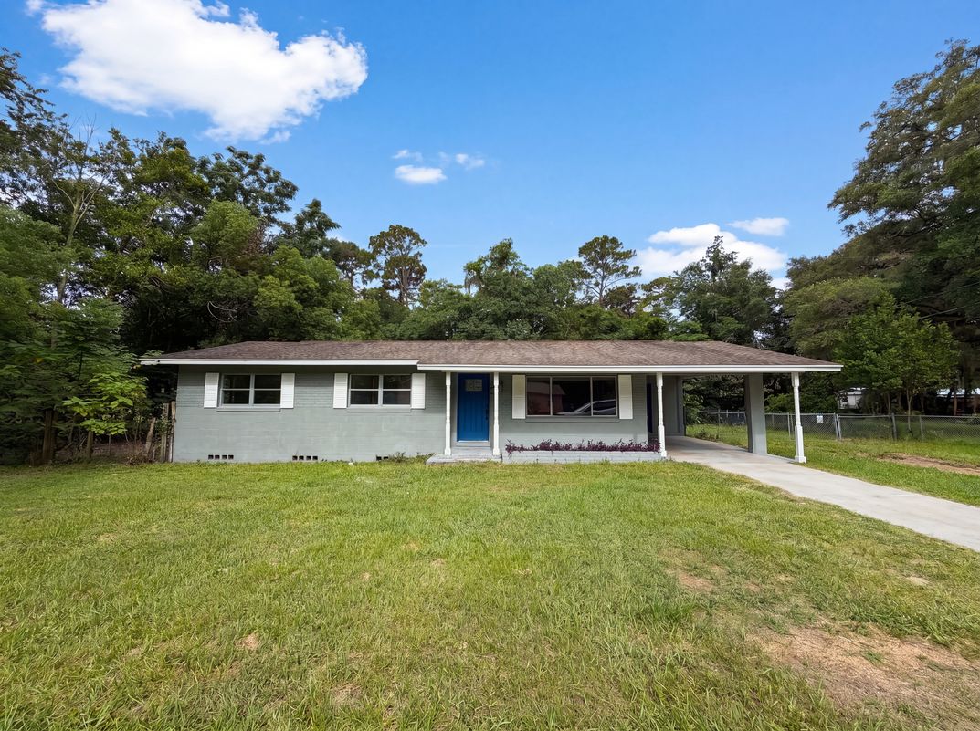 Photo 19 of 22 of 2410 NE 3rd Ave, Ocala, FL