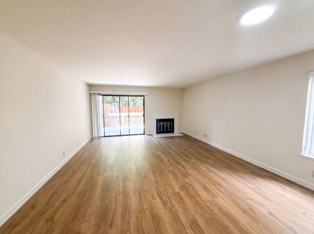 Photo 3 of 19 of 1555 Hecker Pass Rd, Gilroy, CA