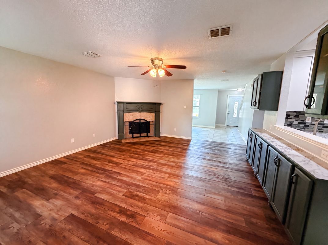 Photo 3 of 21 of 1213 Maritime Ln, Wylie, TX