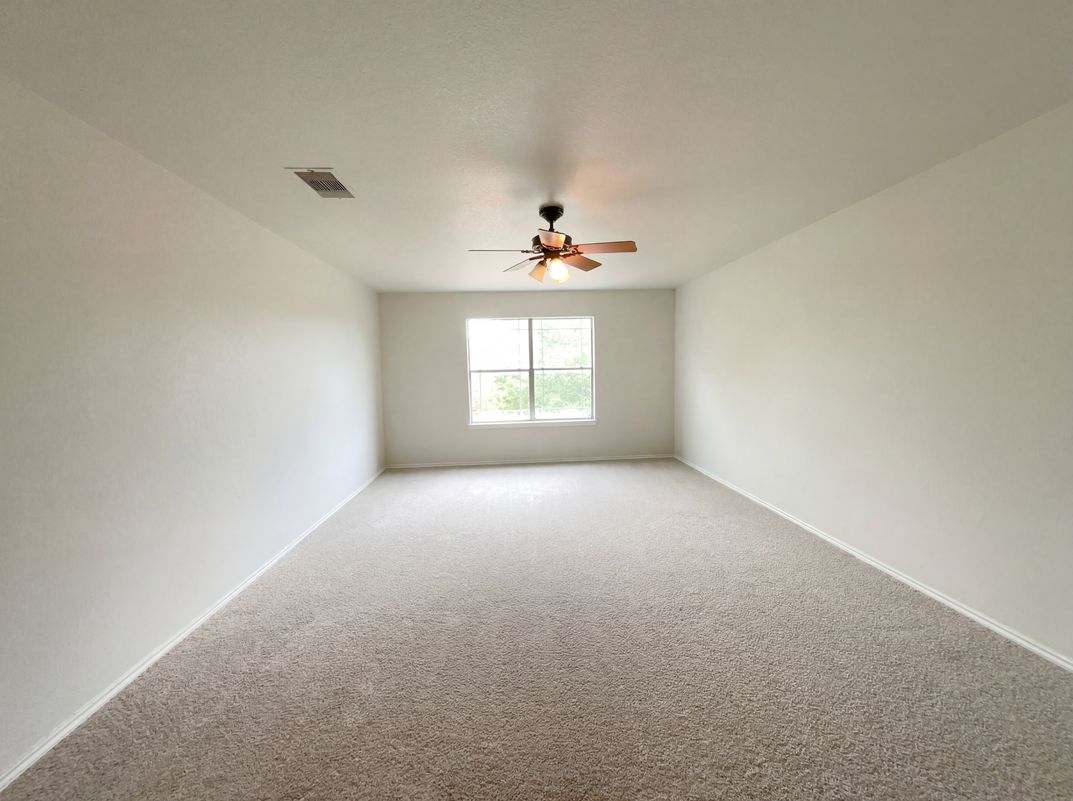 Photo 4 of 18 of 8807 Mesa Vis, San Antonio, TX