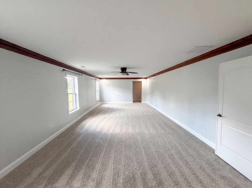 Photo 11 of 33 of 7791 Newhaven Dr, Oak Ridge, NC