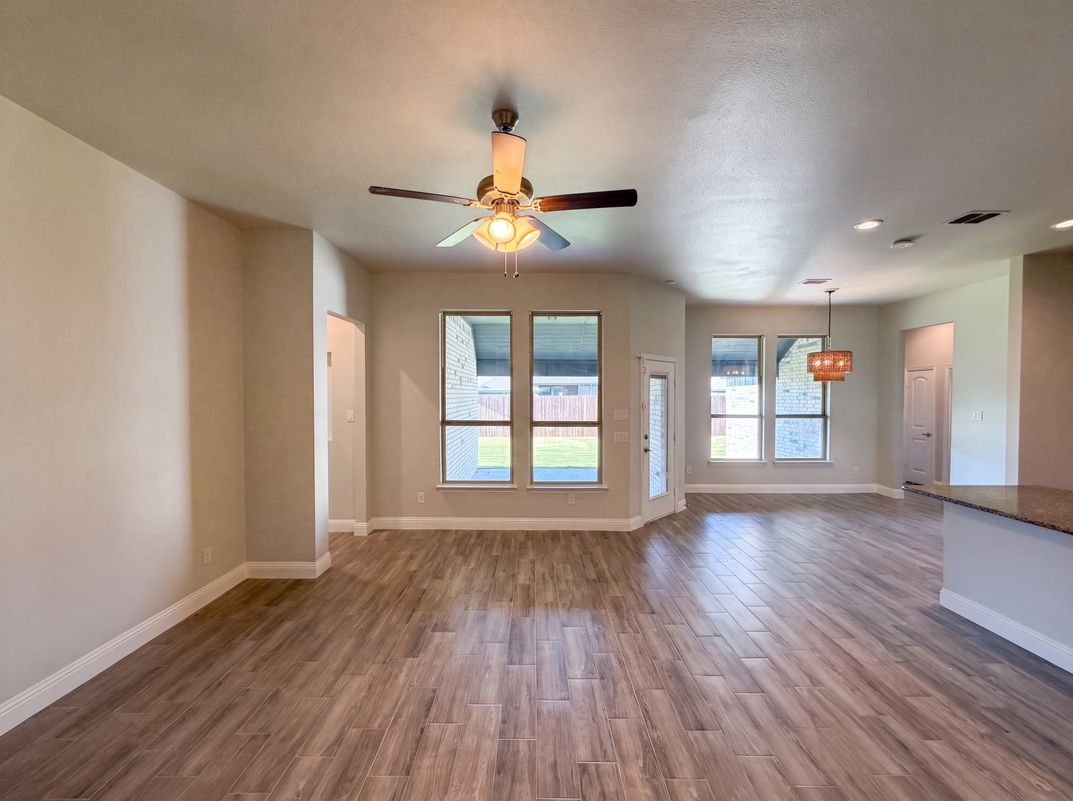 Photo 8 of 20 of 1530 Woodmere Dr, Krum, TX