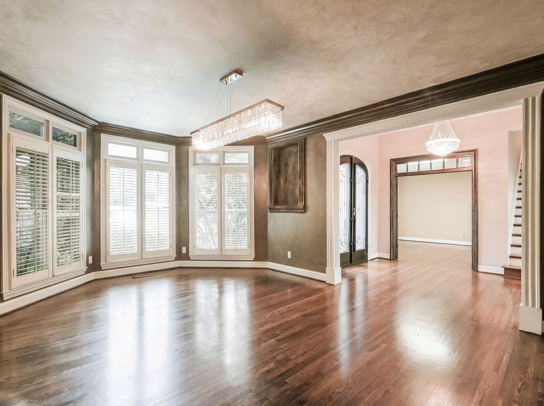 Photo 14 of 35 of 5064 Greystone Way, Hoover, AL
