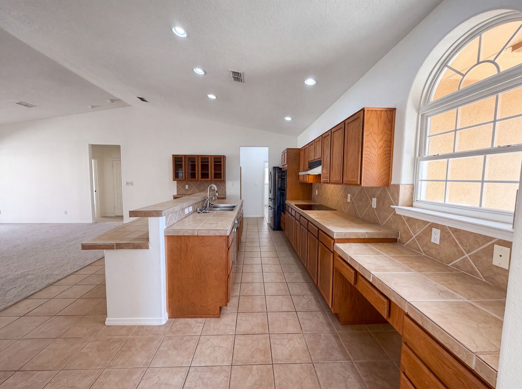 Photo 6 of 29 of 9809 Buckeye St NW, Albuquerque, NM