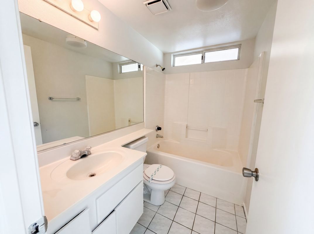 Photo 12 of 23 of 2565 W Fairview Dr, Rialto, CA