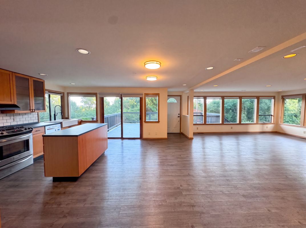 Photo 10 of 29 of 4510 SW 244th St, Vashon, WA