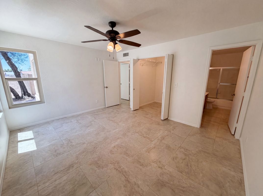 Photo 4 of 19 of 1111 W Summit Pl, Chandler, AZ