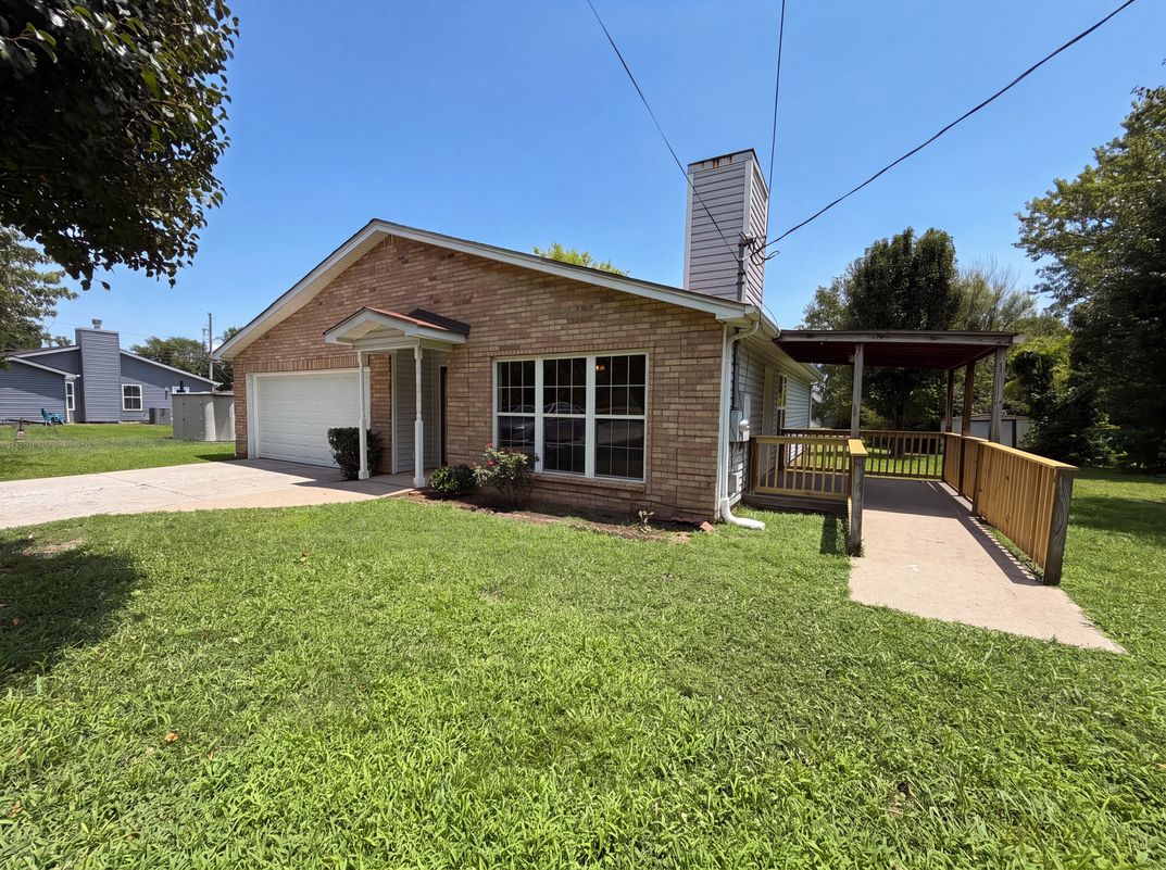 Photo 15 of 20 of 499 Holland Ridge Dr, La Vergne, TN