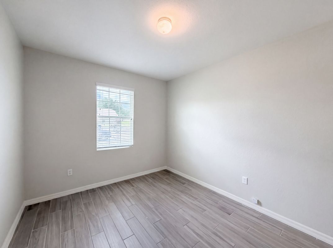 Photo 10 of 29 of 4510 Penkert Pl, Lakeland, FL