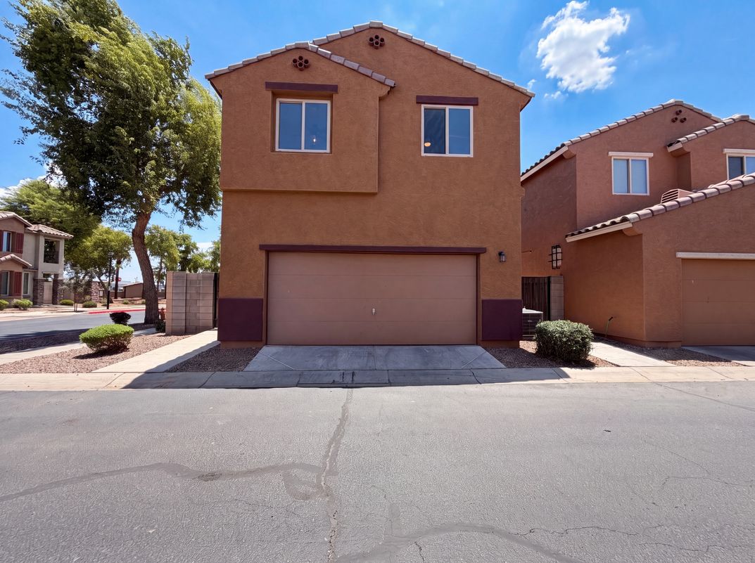 Photo 23 of 27 of 7730 W Giles Rd, Phoenix, AZ