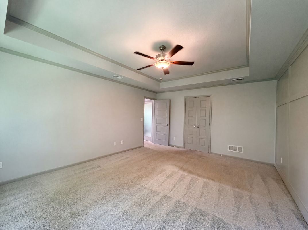 Photo 4 of 34 of 7540 N Amity Ave, Kansas City, MO
