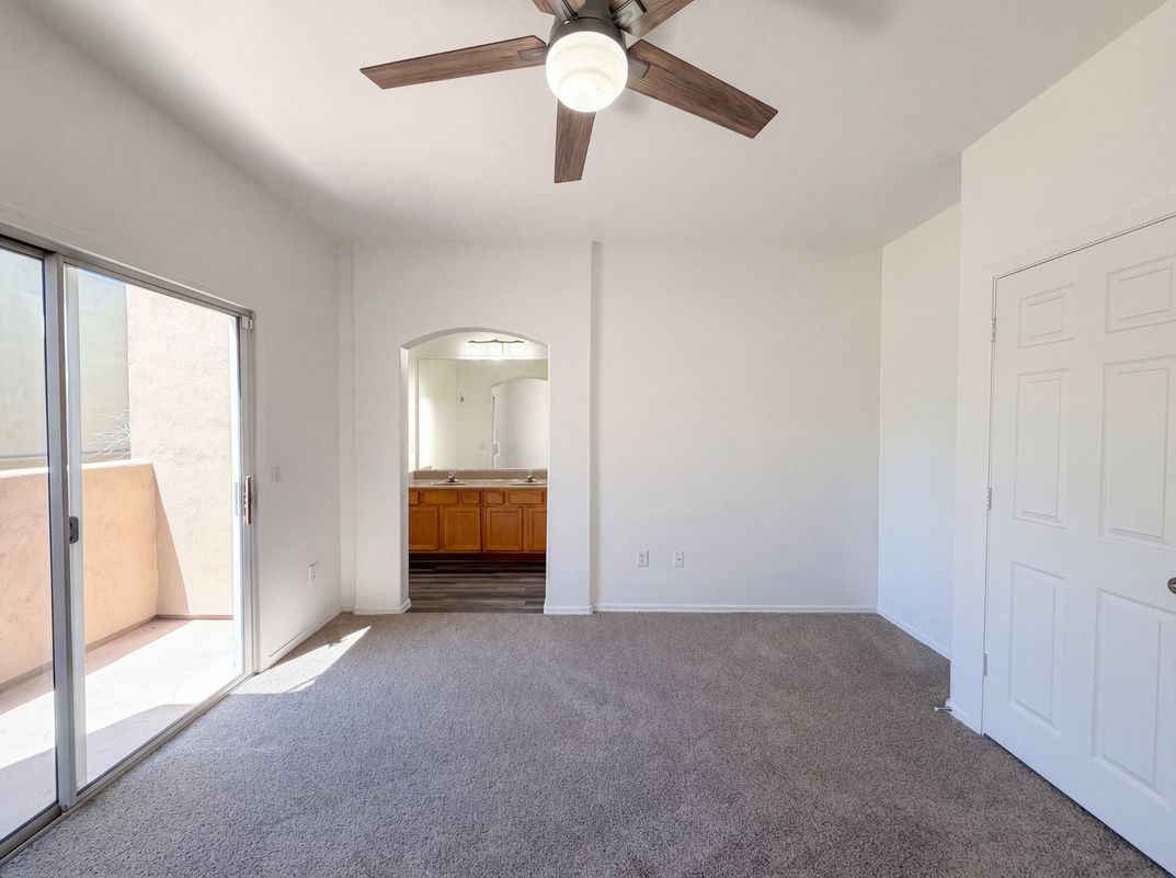 Photo 4 of 22 of 1718 W Colter St, Phoenix, AZ