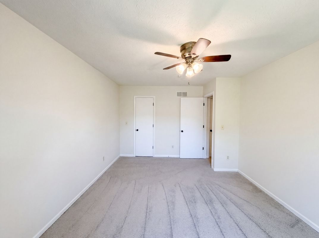 Photo 8 of 29 of 4976 Vicksburg Ln, Hilliard, OH