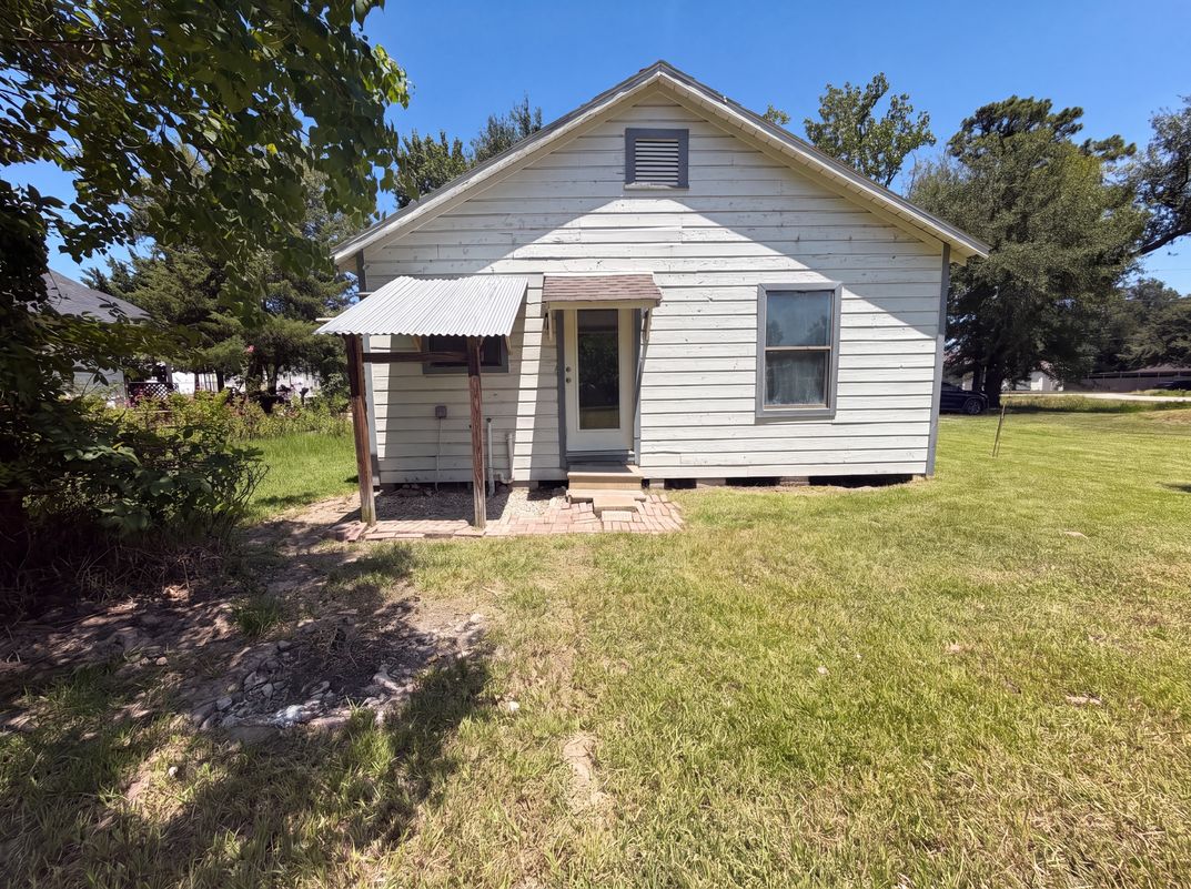 Photo 5 of 16 of 415 Mallie St, Conroe, TX