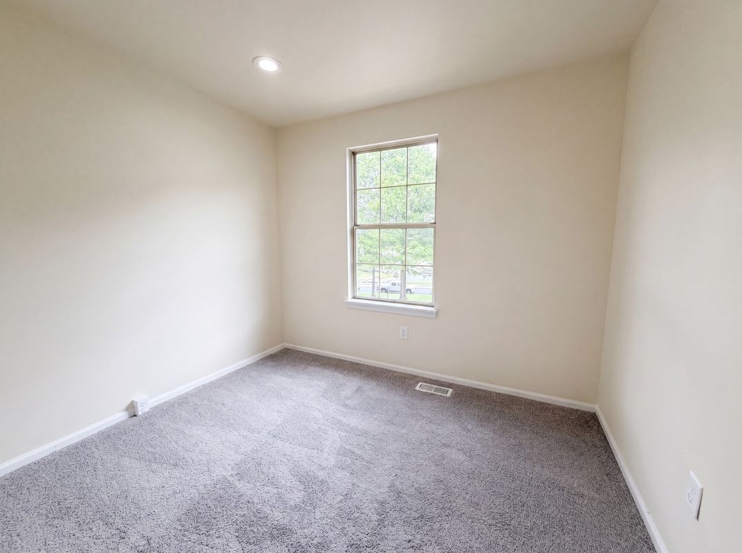 Photo 23 of 48 of 8641 Centerton Ln, Manassas, VA