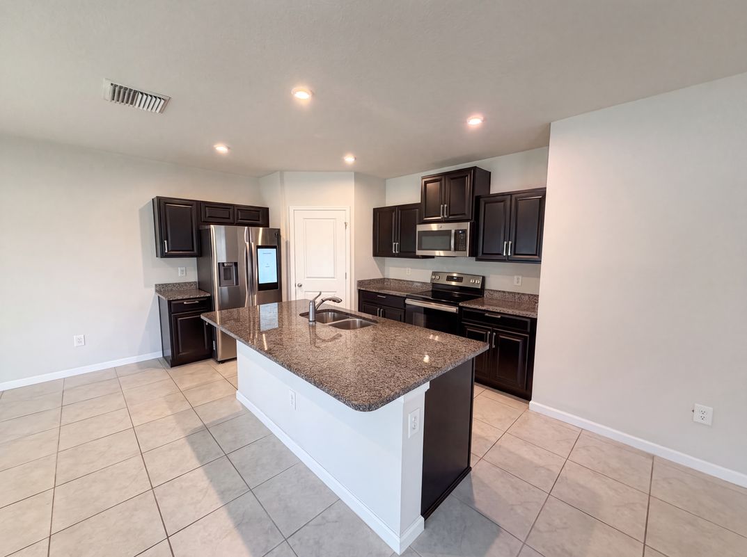 Photo 7 of 28 of 10654 Hawks Landing Dr, Land O Lakes, FL