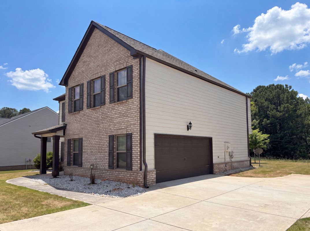Photo 31 of 33 of 1300 Mills Cove Dr, Covington, GA