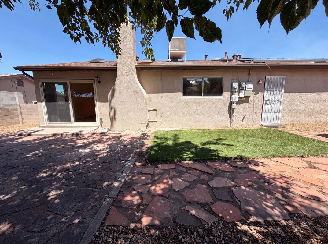 Photo 5 of 22 of 6908 Welton Dr NE, Albuquerque, NM