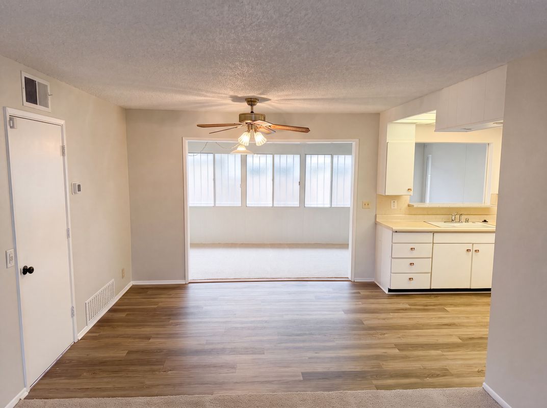 Photo 6 of 22 of 601 Palomar Dr, Hemet, CA