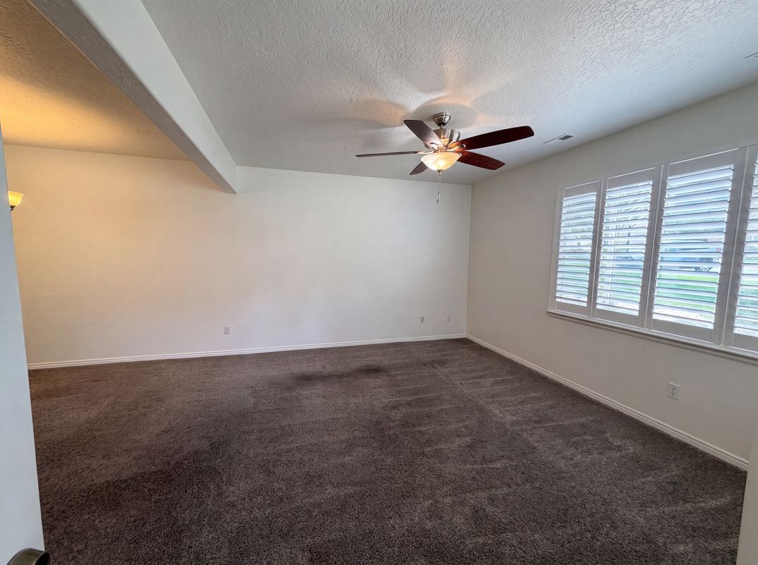 Photo 14 of 20 of 6943 W Bamburgh Way, West Valley City, UT