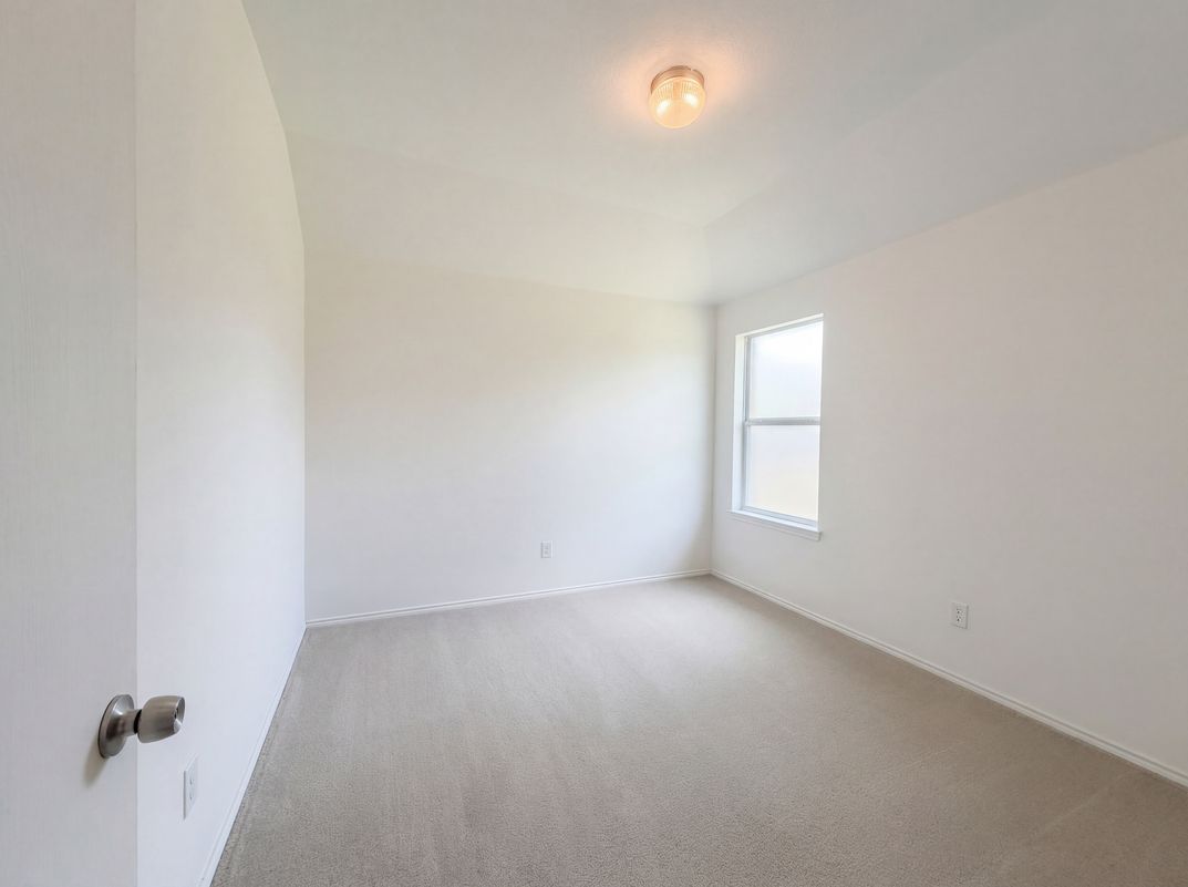 Photo 11 of 19 of 2563 Taos Dr, Grand Prairie, TX